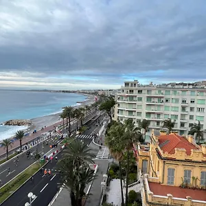 https://nice-115-by-the-sea.fr-provencehotel.com